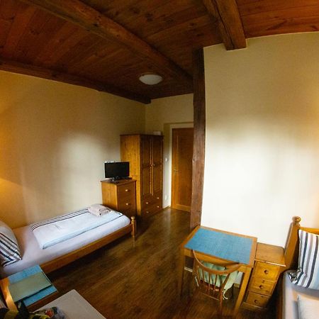 Stary Dum Otel Cernosice Dış mekan fotoğraf
