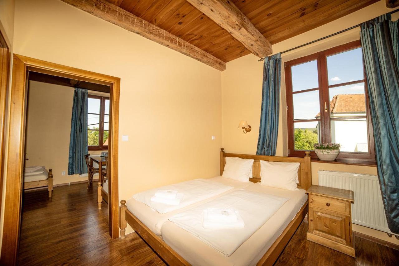 Stary Dum Otel Cernosice Dış mekan fotoğraf