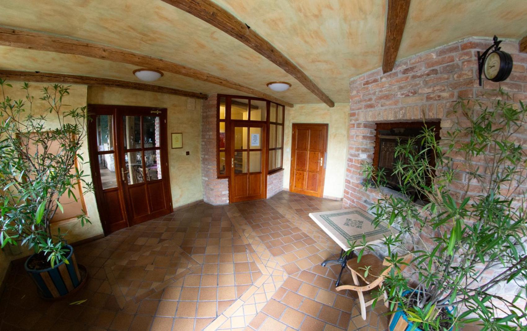 Stary Dum Otel Cernosice Dış mekan fotoğraf