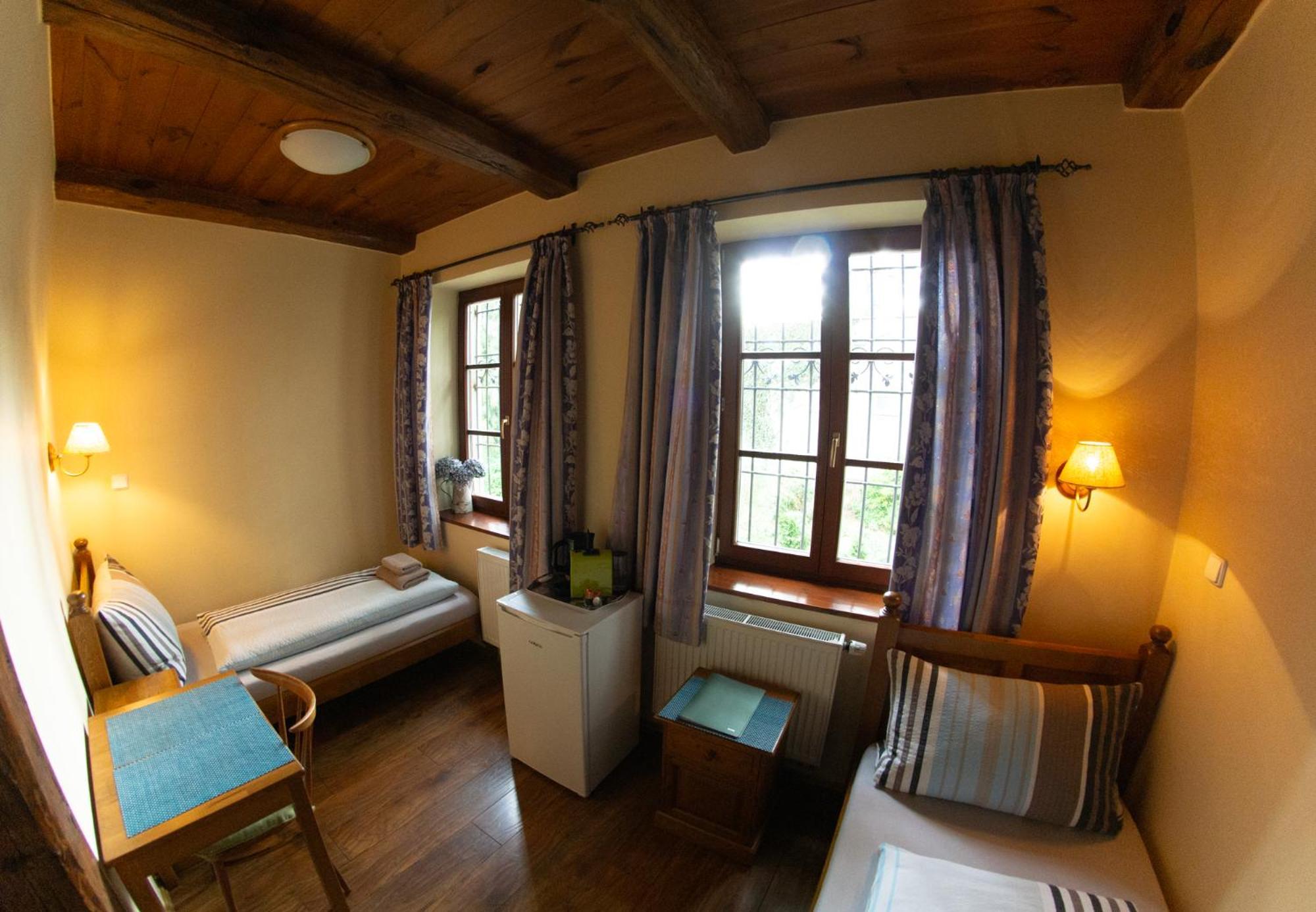 Stary Dum Otel Cernosice Dış mekan fotoğraf